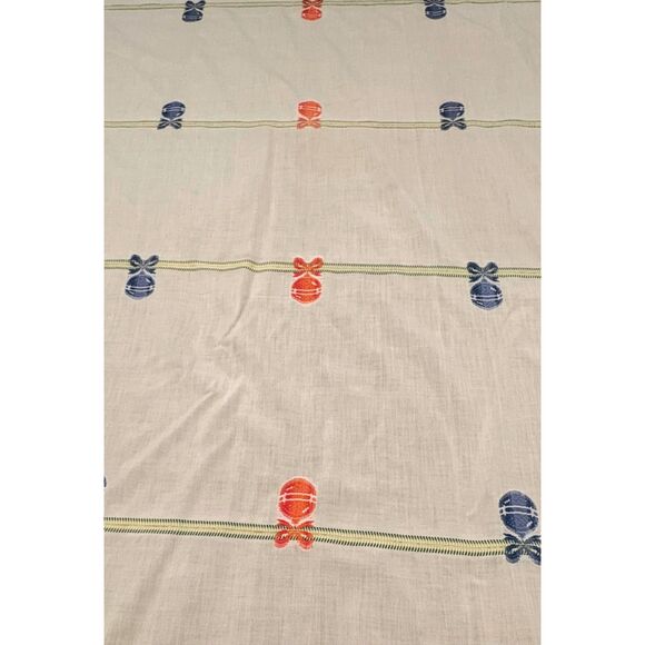 Vintage Machine Embroidered Christmas Tablecloth Six Napkins Ornaments - Picture 4 of 9